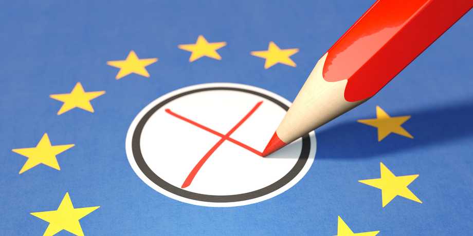 Es wird ein Kreuz in ein Kreisfeld gesetzt für die Europawahl.
